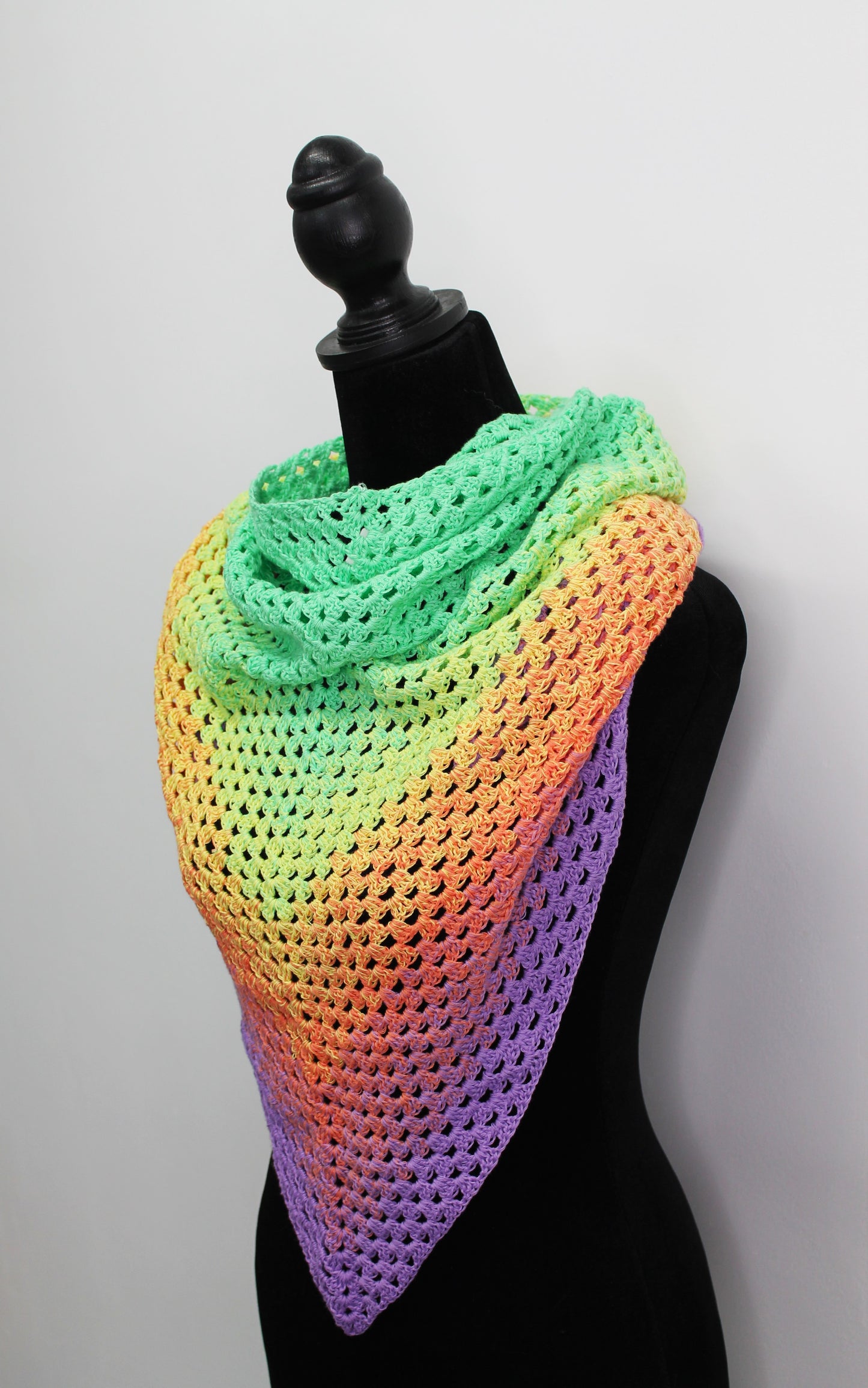 Triangle shawl (Pastel Rainbow)