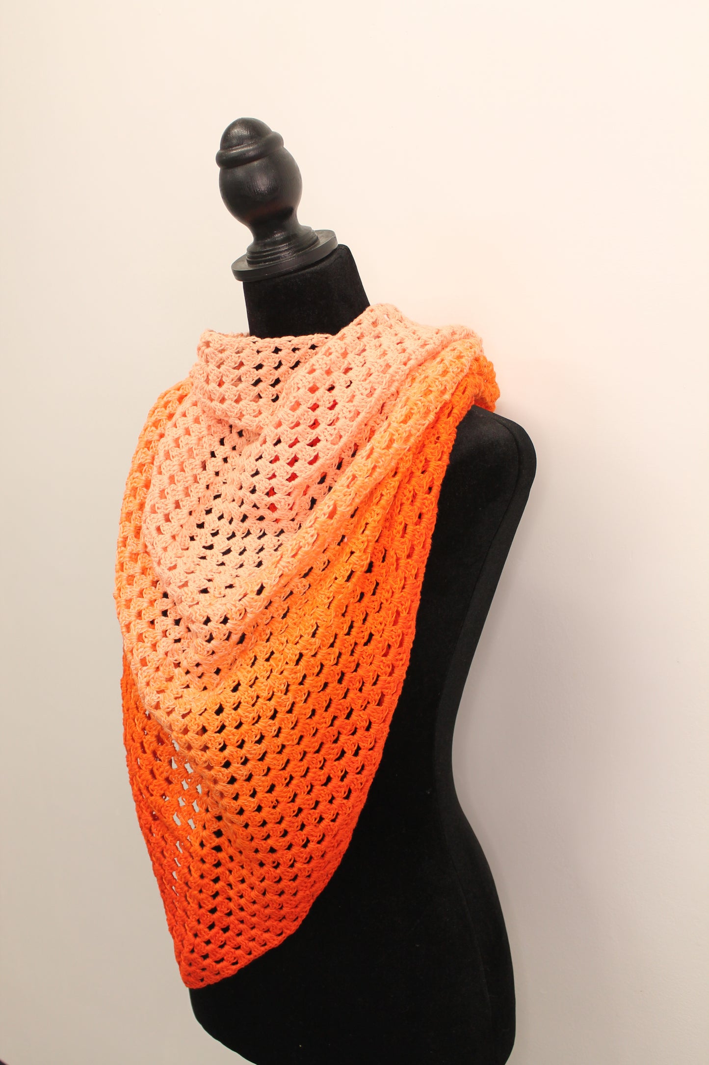 Triangle shawl (Sunset Orange)