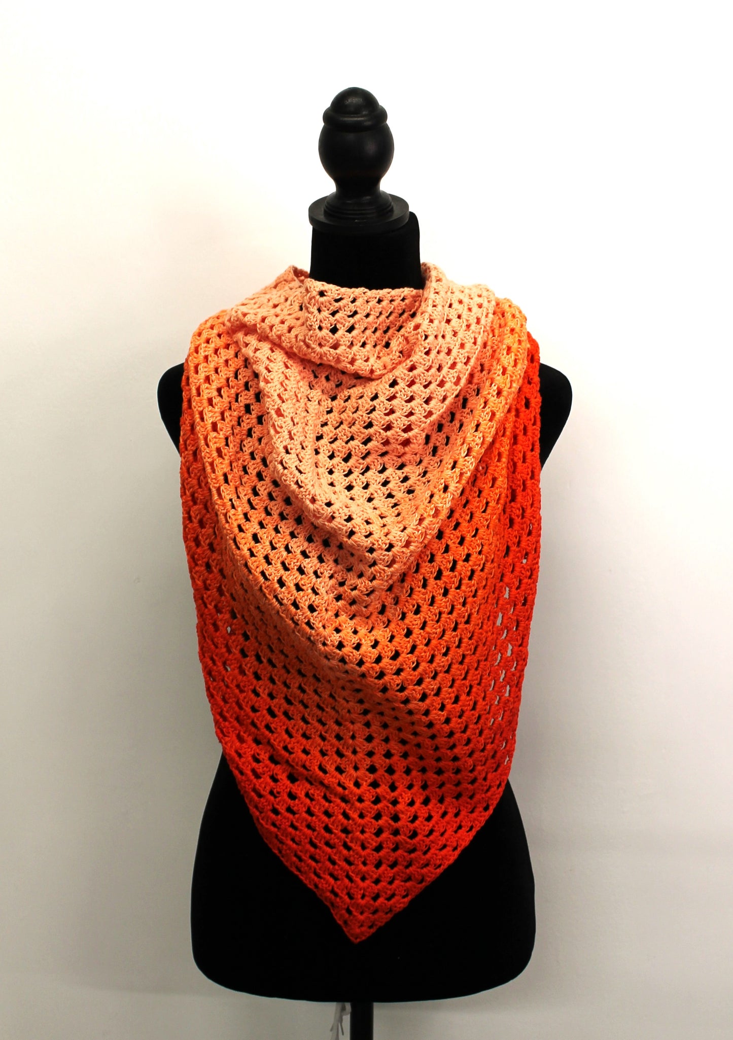 Triangle shawl (Sunset Orange)