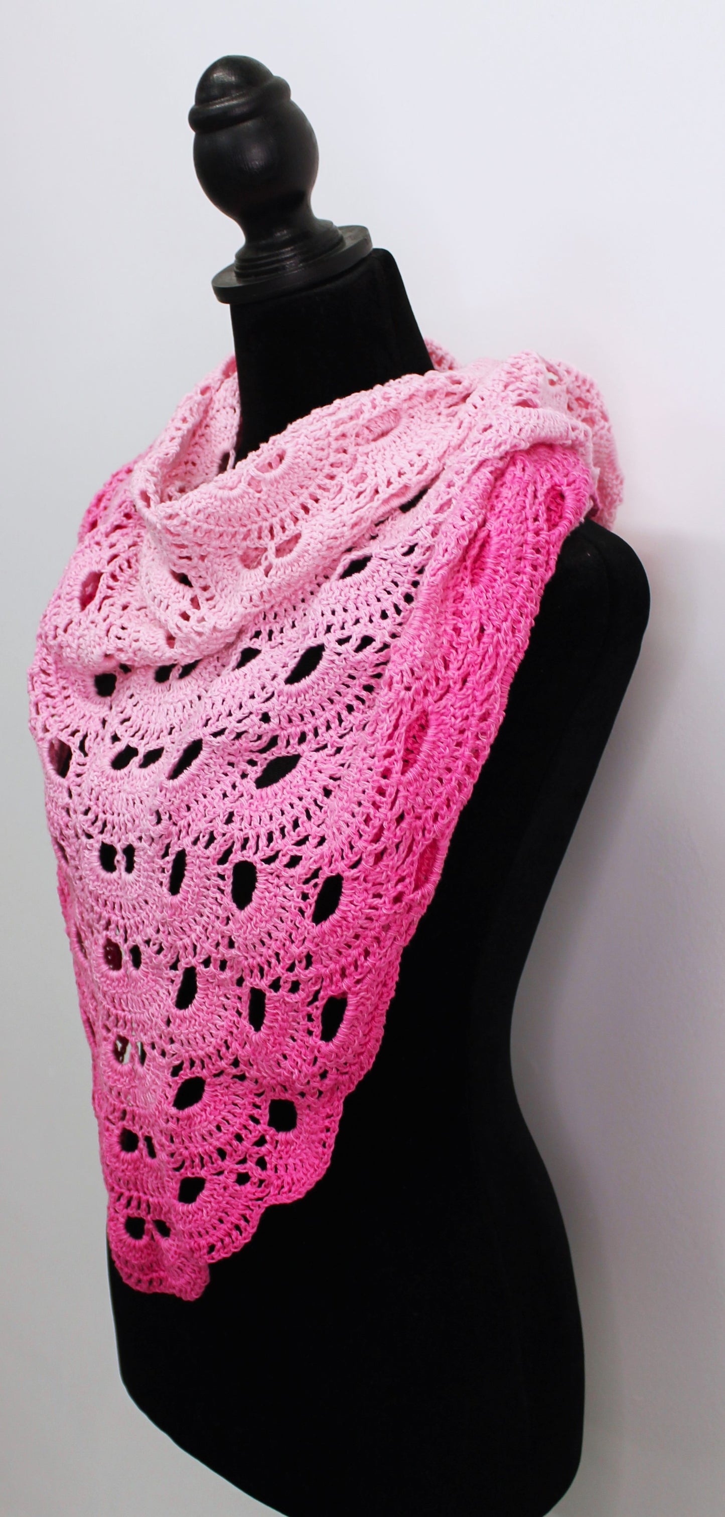 Lace shawl (Princess Pink)