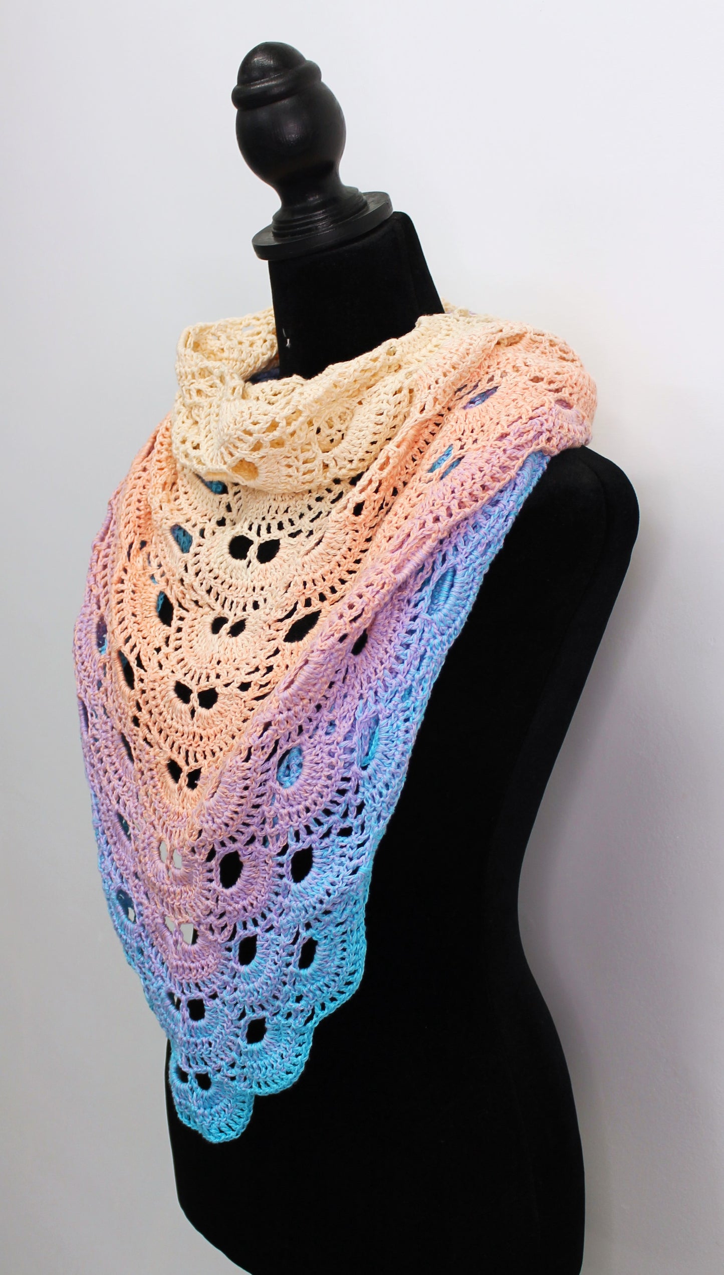 Lace shawl (Ocean Sunrise)