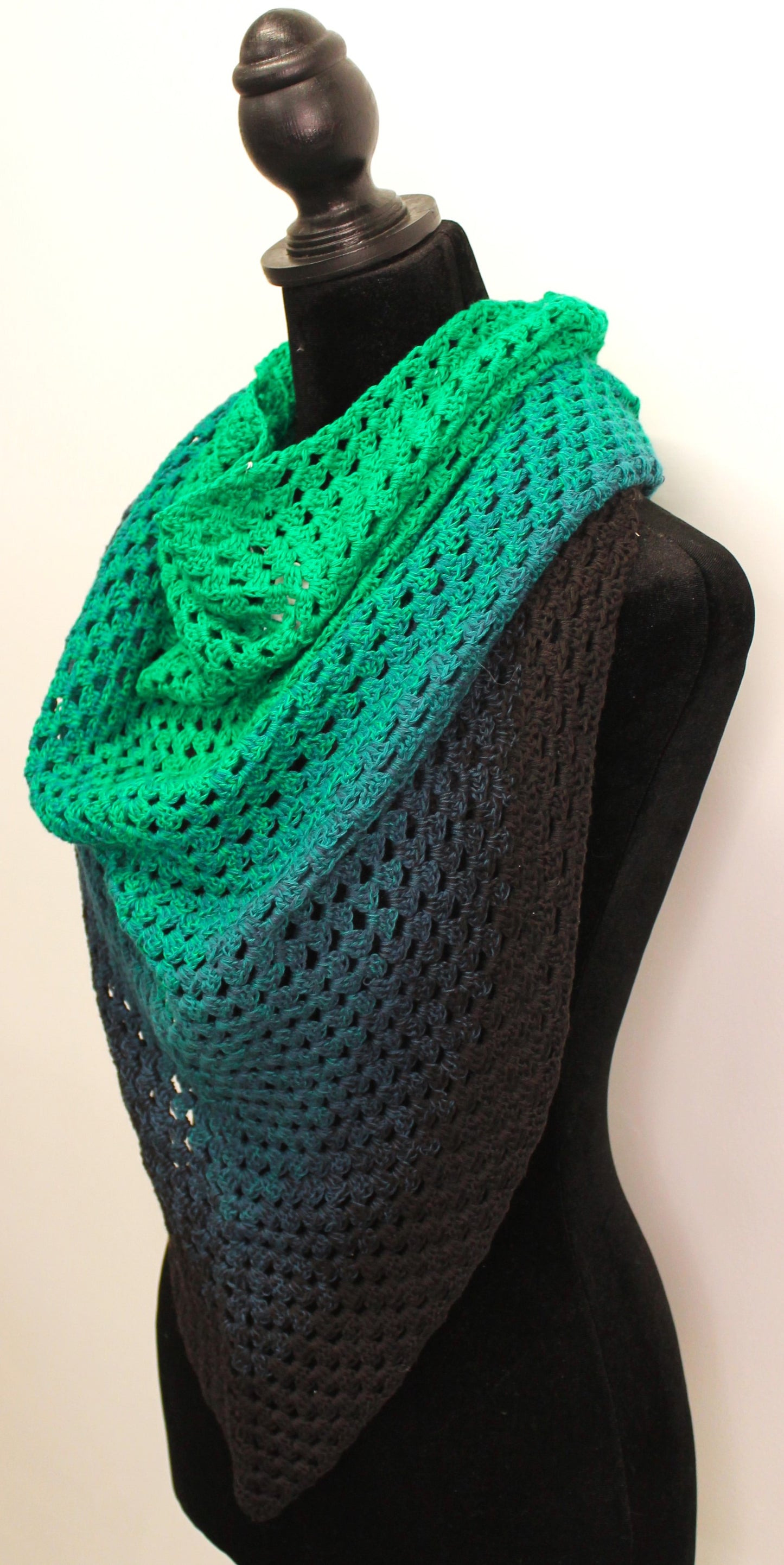 Triangle shawl (Forest Green)