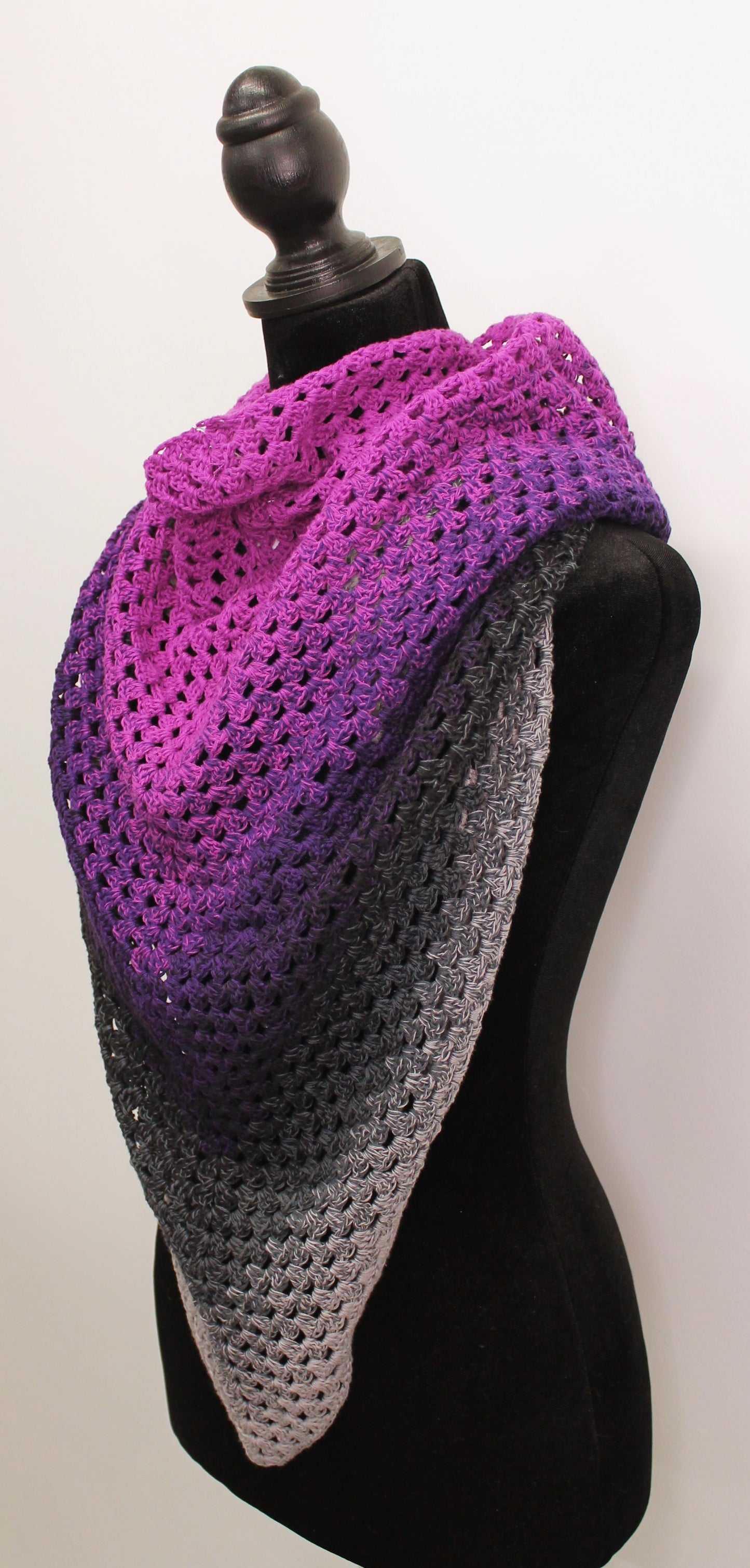 Triangle shawl (Smoky Purple)